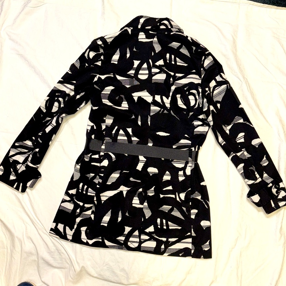 Dana Buchman Coat Windbreaker Belted M Jacket Black Abstract Print